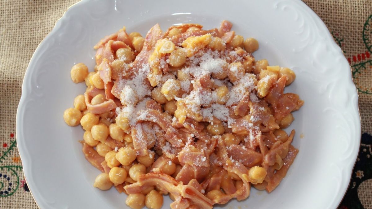 Los garbanzos a la carbonara llevan yema de huevo, queso parmesano, bacon y pimienta negra. Foto: gentileza legumbresarroyo. Los garbanzos a la carbonara llevan yema de huevo, queso parmesano, bacon y pimienta negra. Foto: gentileza legumbresarroyo.