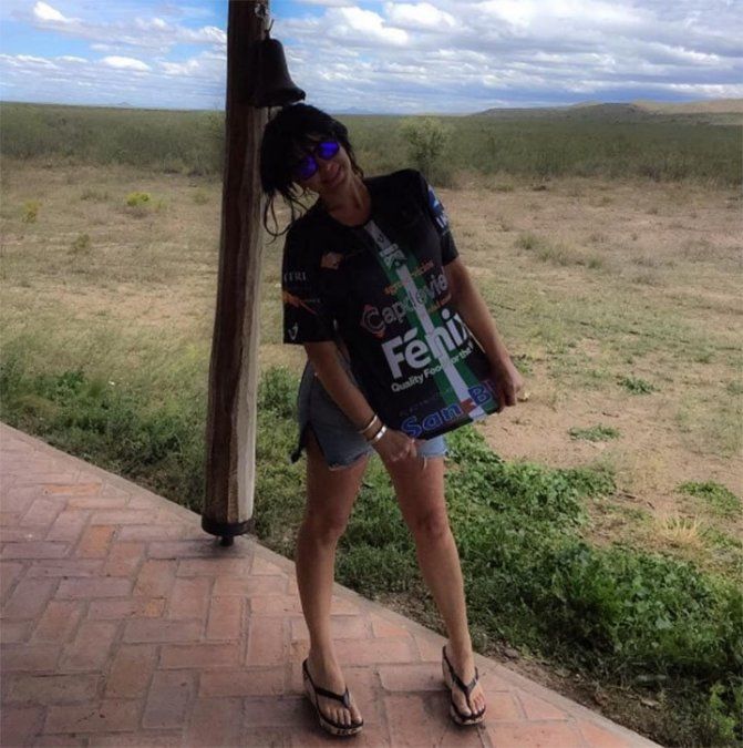 Daniela Cardone, enamoradísima en en el Sur de Mendoza