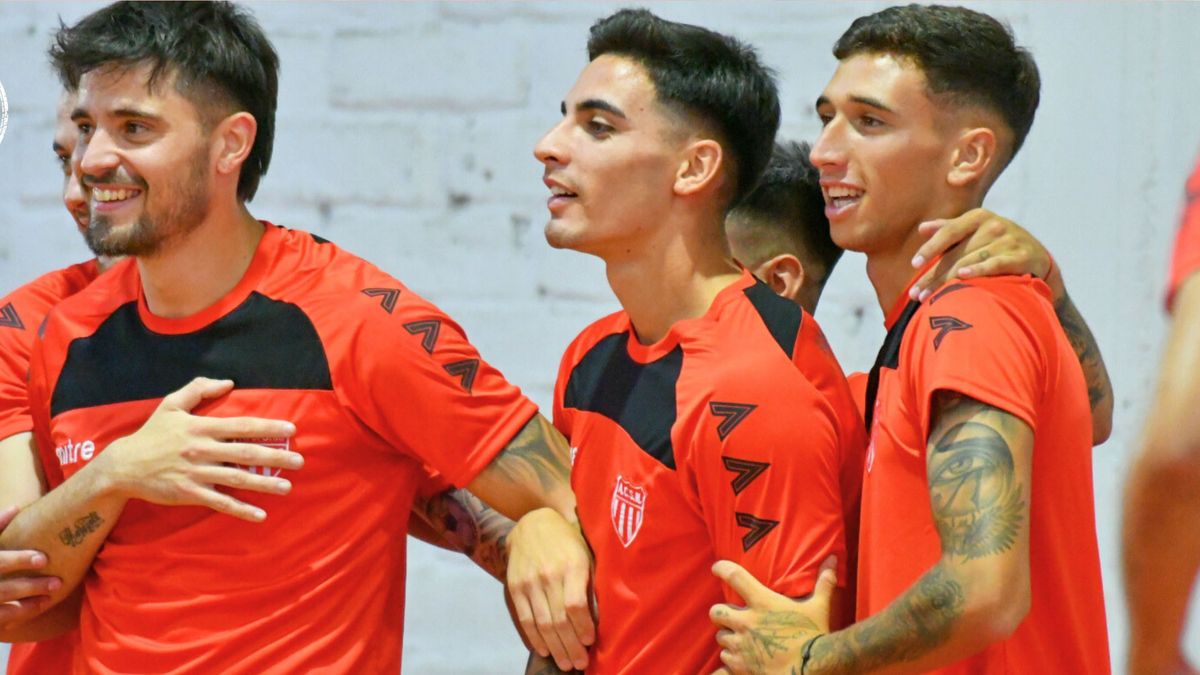 El Chacarero retornó al trabajo con Mauricio Elena como entrenador. El Chacarero retornó al trabajo con Mauricio Elena como entrenador.