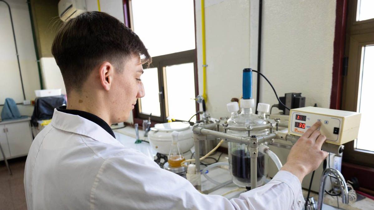 Uriel Miralles en plena tarea.