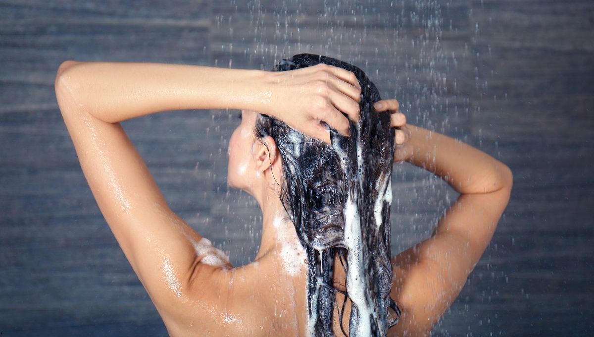 Qué es el co-lavado del cabello y por qué es el mejor método para lograr los rulos definidos y sanos