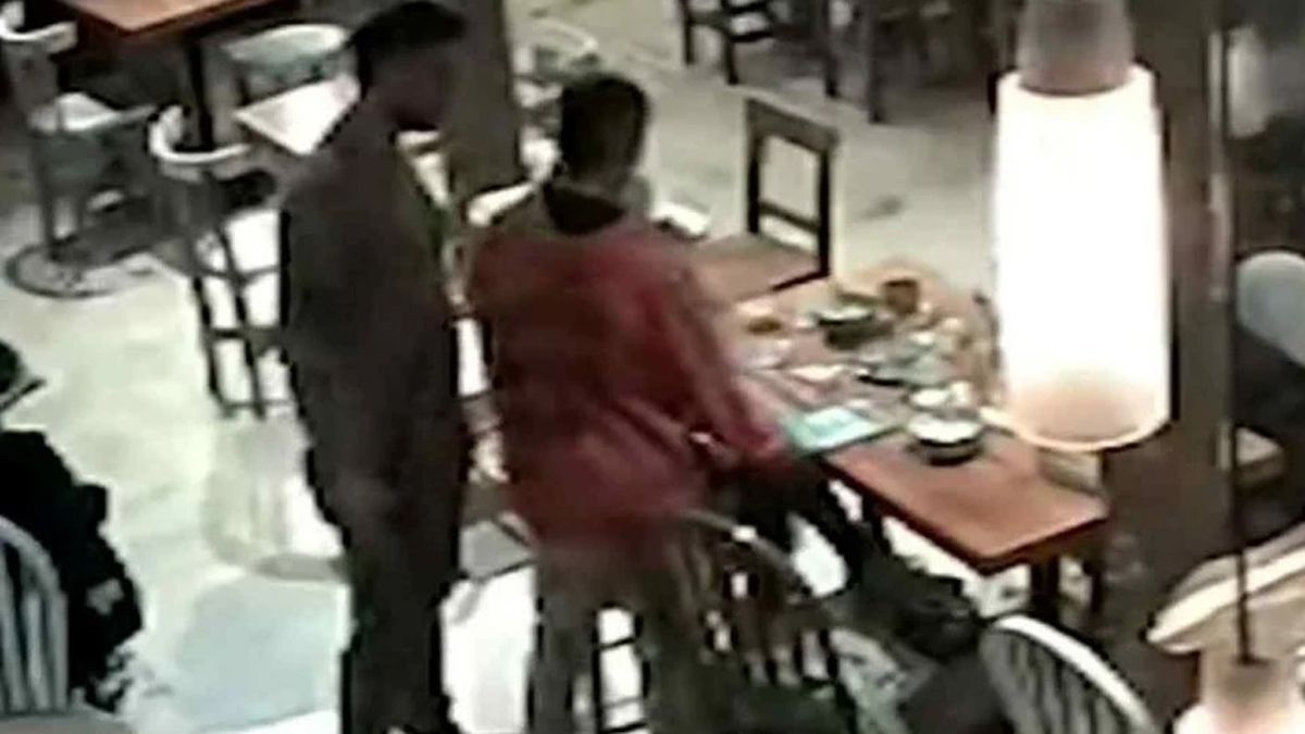 Un hermano del adolescente atrapado tras robar un celular en un bar comenzó a trabajar en el local