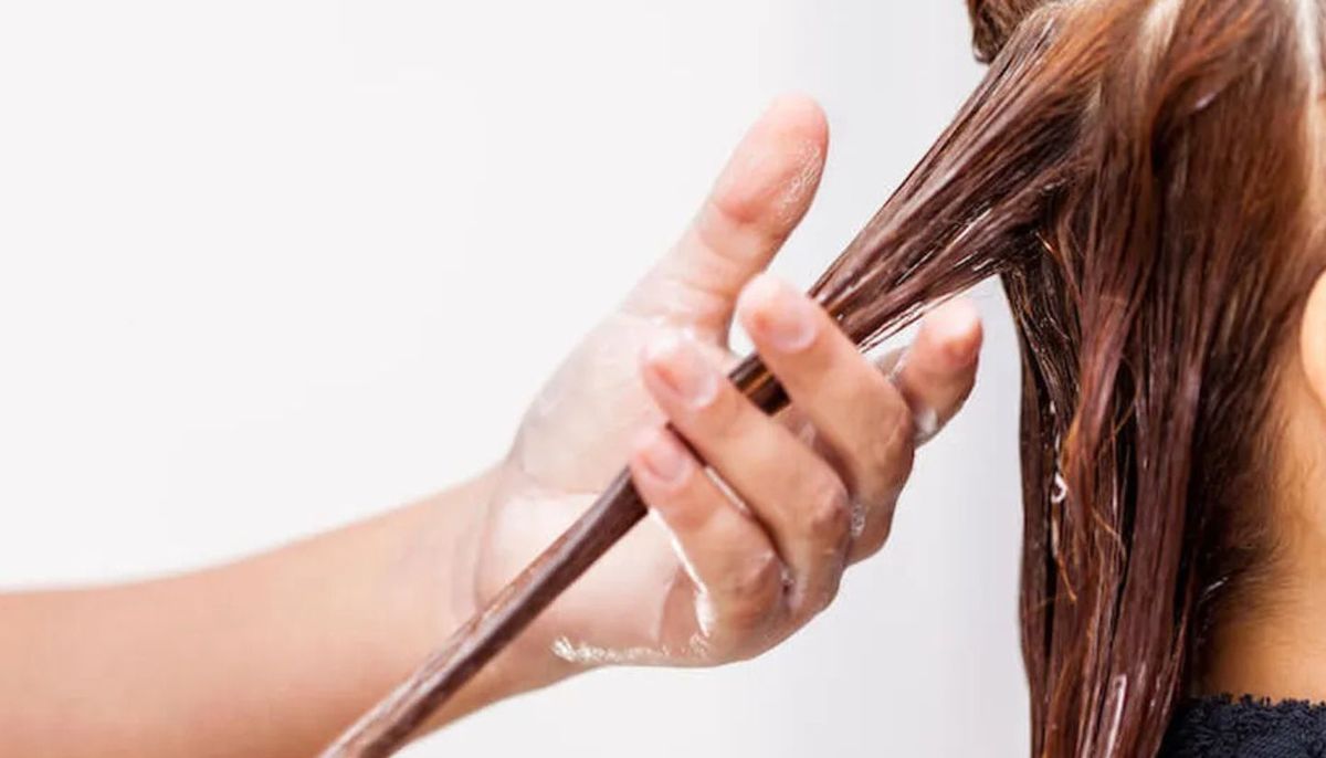 Es importante utilizar mascarillas adecuadas que penetren en el interior del cabello. Es importante utilizar mascarillas adecuadas que penetren en el interior del cabello.