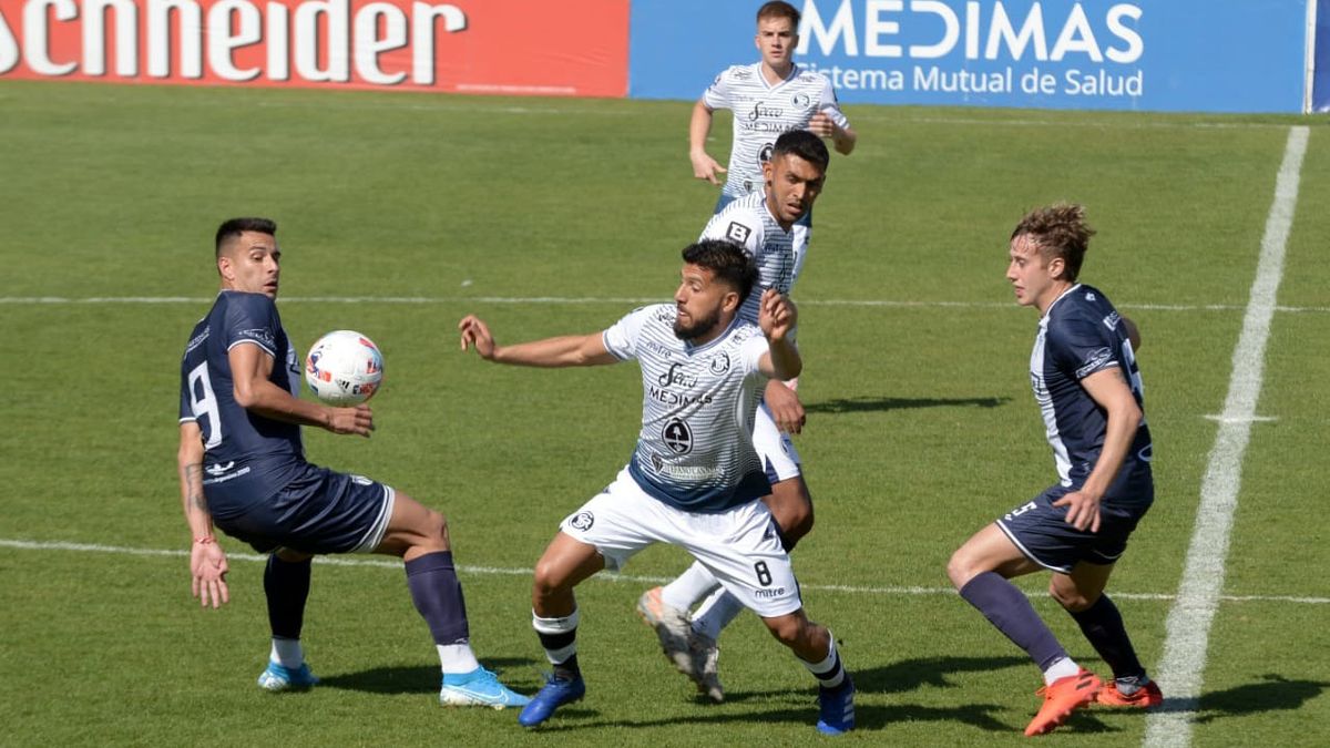 Navarro se fue dolido por la caída de la Lepra ante el Lechero