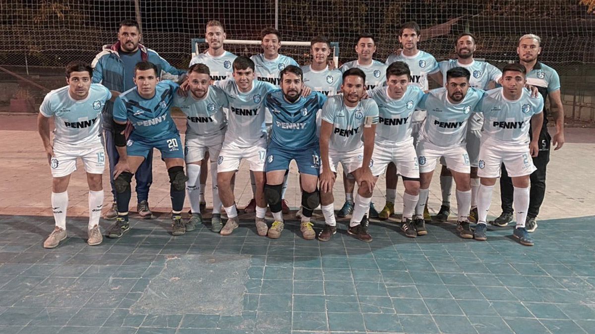 Renzo Di Fresco y sus compañeros de futsal del Club Banco Nación, viven un momento preocupante con la institución.