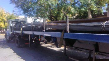 Mantuvieron a un camionero cautivo durante tres horas y le robaron el vehículo