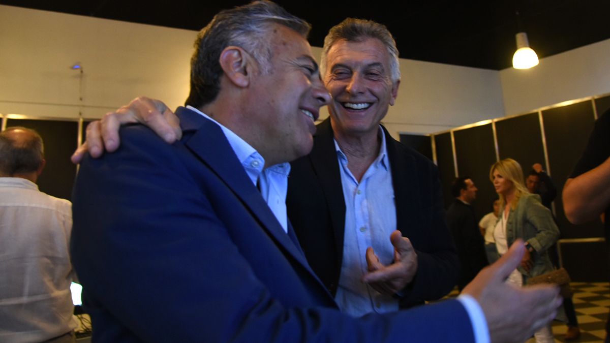 Alfredo Cornejo junto a Mauricio Macri