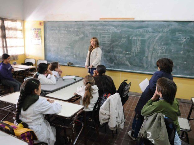 La UCR criticó el traslado por enfermedad de 4.200 docentes