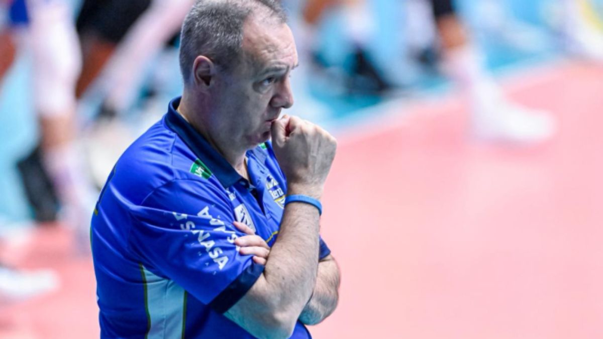 El próximo 10 de junio la Selección Argentina de Vóley comienza una nueva etapa con el entrenador Horacio Dileo. El próximo 10 de junio la Selección Argentina de Vóley comienza una nueva etapa con el entrenador Horacio Dileo.