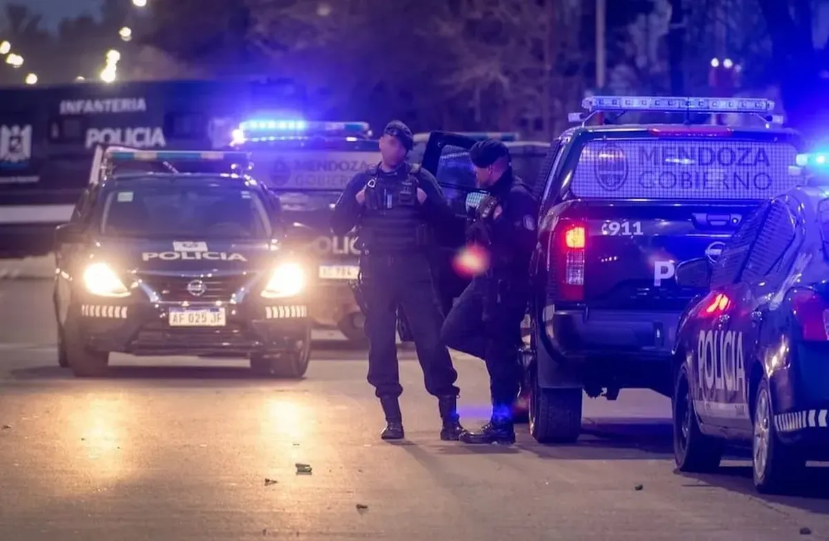 Un patrullaje preventivo sobre calle Pergamino permiti&oacute; interceptar a un grupo de j&oacute;venes y secuestrar un rev&oacute;lver calibre 22 que llevaba un menor.