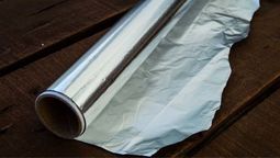 Estos son los distintos usos que podés darle al papel aluminio usado.