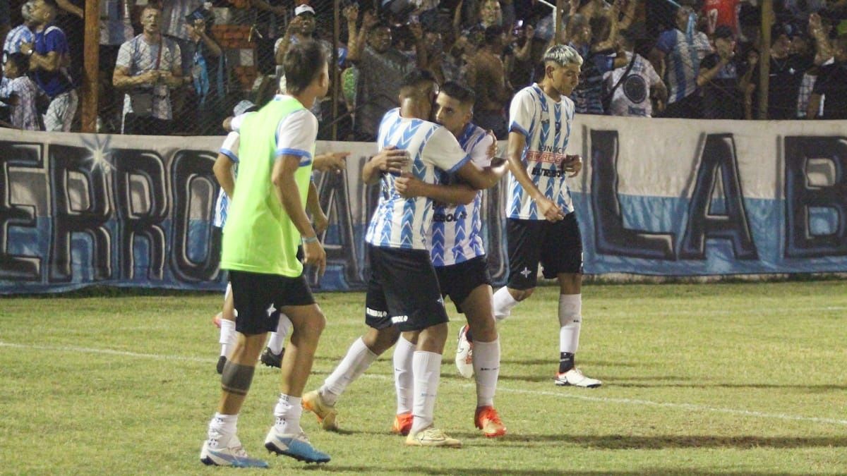 Atlético Argentino arrancó ganando el partido en el estadio del Atlético San Martín. Atlético Argentino arrancó ganando el partido en el estadio del Atlético San Martín.