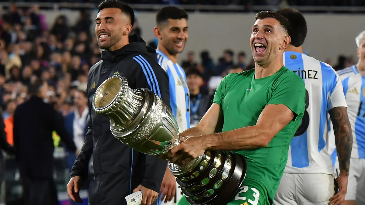 Dibu Martínez fue sancionado en la Selección argentina y se perderá las próximas fechas de las Eliminatorias