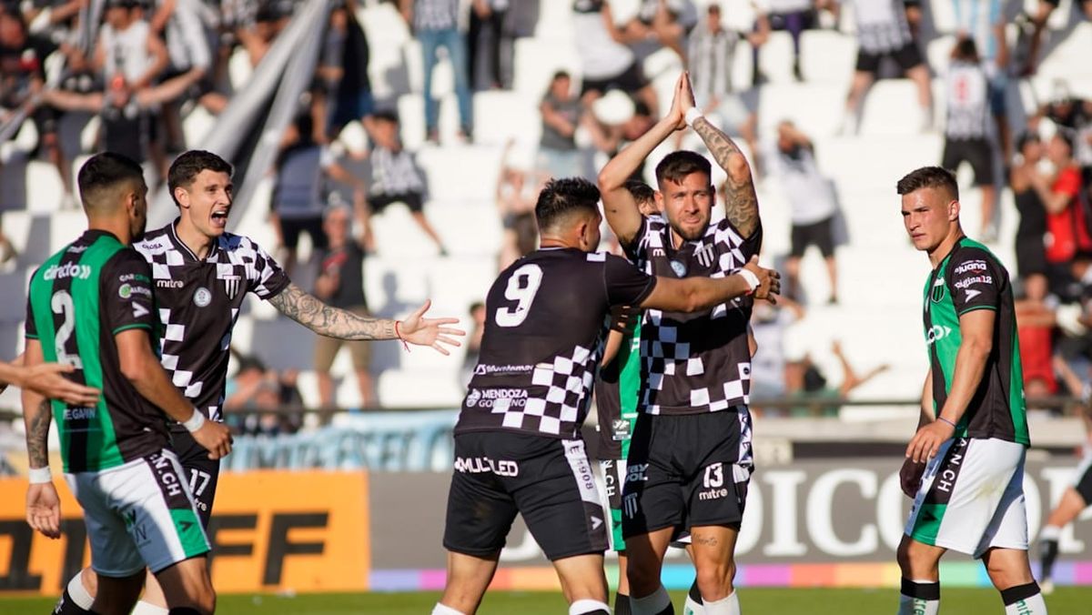 Gastón Espósito le dio el trunfo a Gimnasia y Esgrima frente a Nueva Chicago.