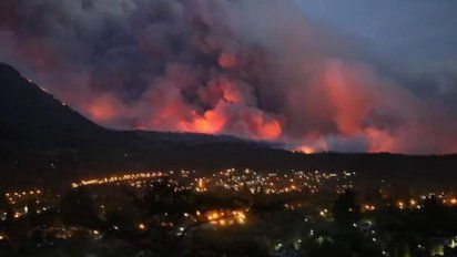 Evacuados. heridos y casas quemadas en los inciendios en el sur. 