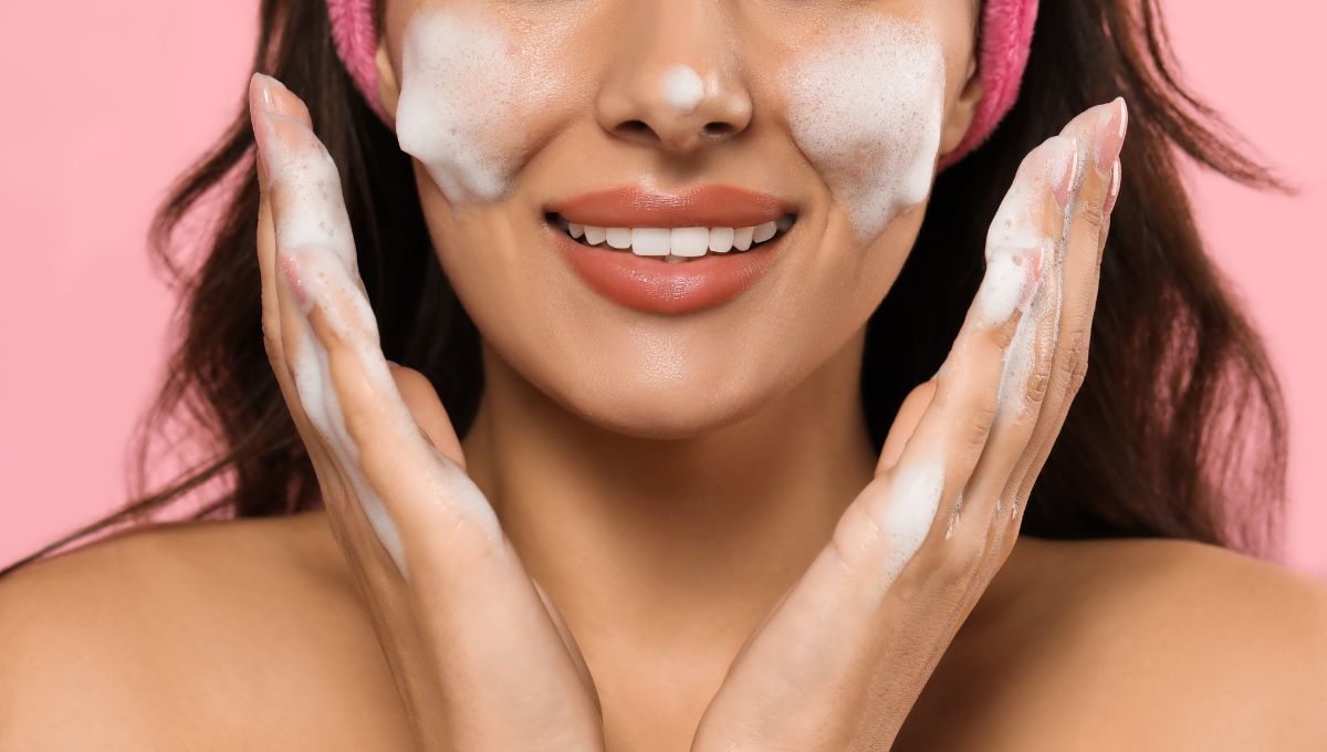 La piel debe limpiarse por lo menos 2 veces por día. La piel debe limpiarse por lo menos 2 veces por día. 