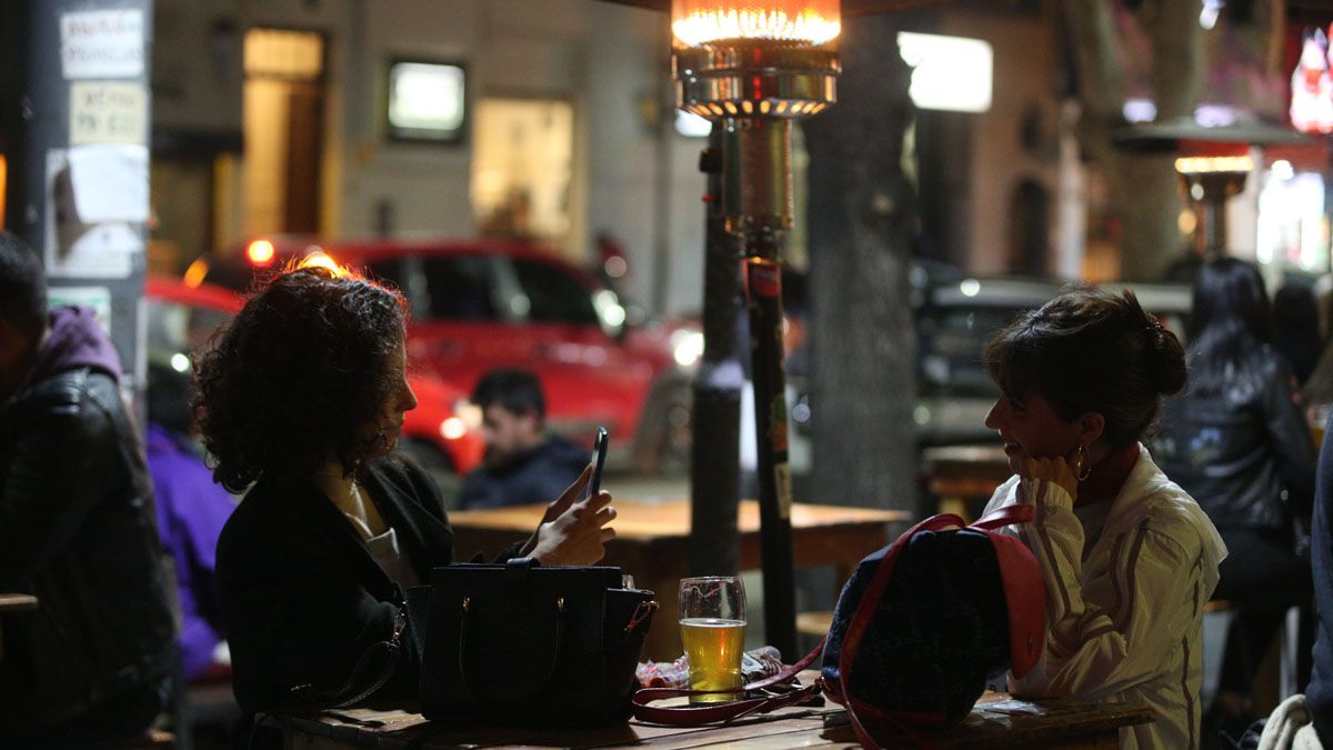 La crisis afectó las reservas por el Día del Amigo y comerciantes apuestan a salidas espontáneas