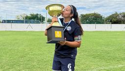 Damaris Prieto, capitada del equipo de Independiente Rivadavia, campeón de la Copa Federal de Fútbol Femenino.