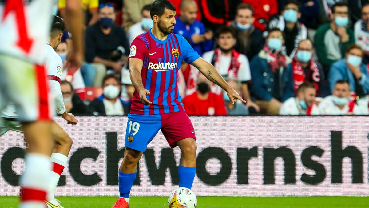 El Kun Agüero fue titular pero el Barcelona volvió a perder