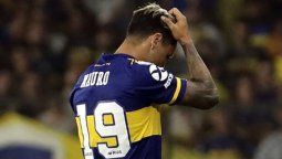 Mauro Zárate tiene un desgarro y Russo deberá rearmar el ataque de Boca
