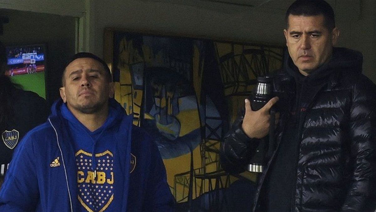 Juan Román Riquelme y su hermano Cristian, uno de sus hombres de confianza en Boca Juan Román Riquelme y su hermano Cristian, uno de sus hombres de confianza en Boca