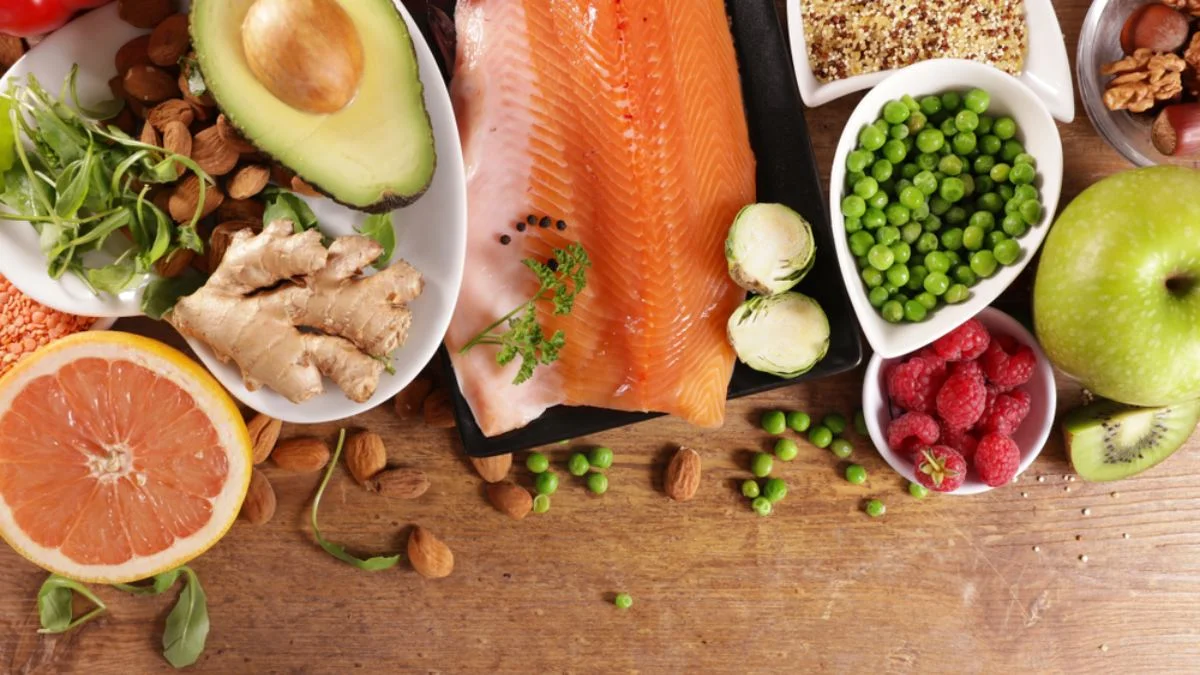 Mantener un corazón saludable implica tomar decisiones informadas sobre la alimentación. Mantener un corazón saludable implica tomar decisiones informadas sobre la alimentación.