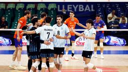 La selección argentina de vóley, con Agustín Loser de capitán, le ganó a Países Bajos en su debut en el segundo weekewnd de la VNL.