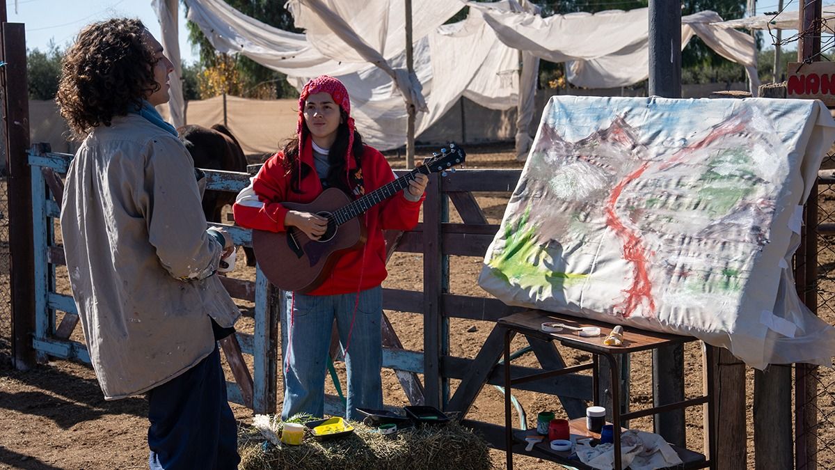 La joven pareja regaló música y pinceladas al aire del refugio de animales de la Fundación Pempa. La joven pareja regaló música y pinceladas al aire del refugio de animales de la Fundación Pempa.