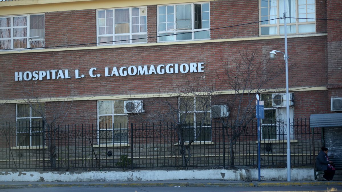 Un joven fue baleado en el pecho y quedó internado en el hospital Lagomaggiore.
