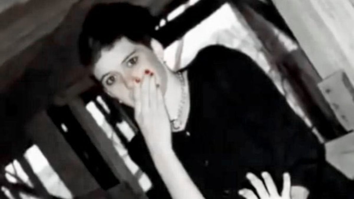 Regina, la joven víctima fotografiada antes de ser víctima del crimen. Regina, la joven víctima fotografiada antes de ser víctima del crimen.