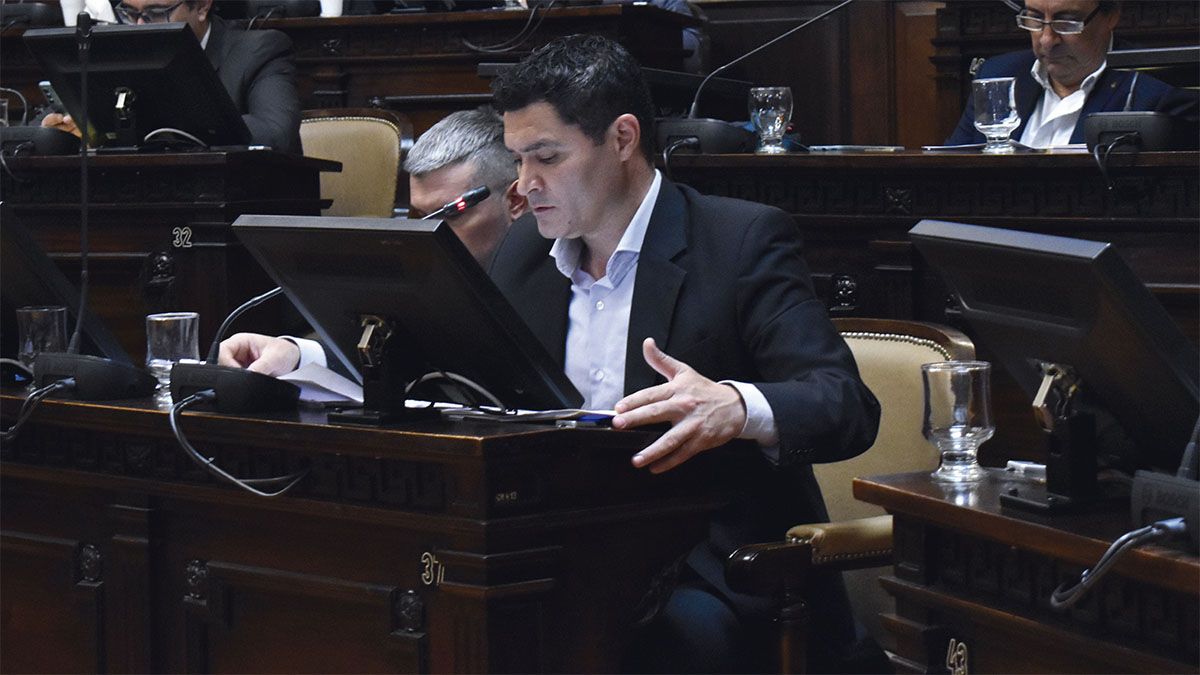 El radical Jorge López fue el encargado de explicar los requisitos que incluirá la Provincia para adherir al blanqueo de capitales. El radical Jorge López fue el encargado de explicar los requisitos que incluirá la Provincia para adherir al blanqueo de capitales.