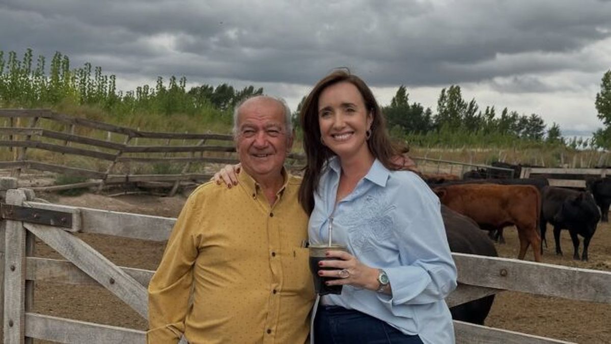 Victoria Villarruel visitó la finca de producción de ajo y orégano de José Moronta. La vice viajó dos veces a San Carlos para reunirse con productores.     