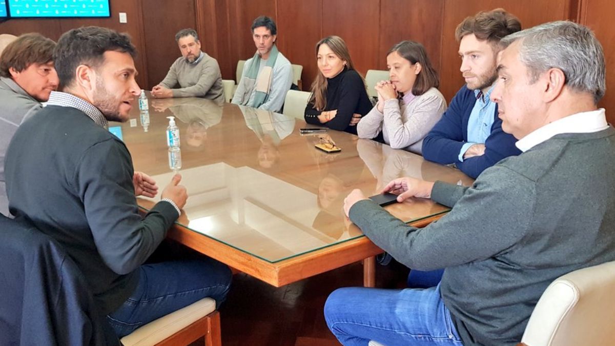 El ministro de Economía Enrique Vaquié recibió a los representantes de las aceleradoras de empresas que potenciarán startups en Mendoza.