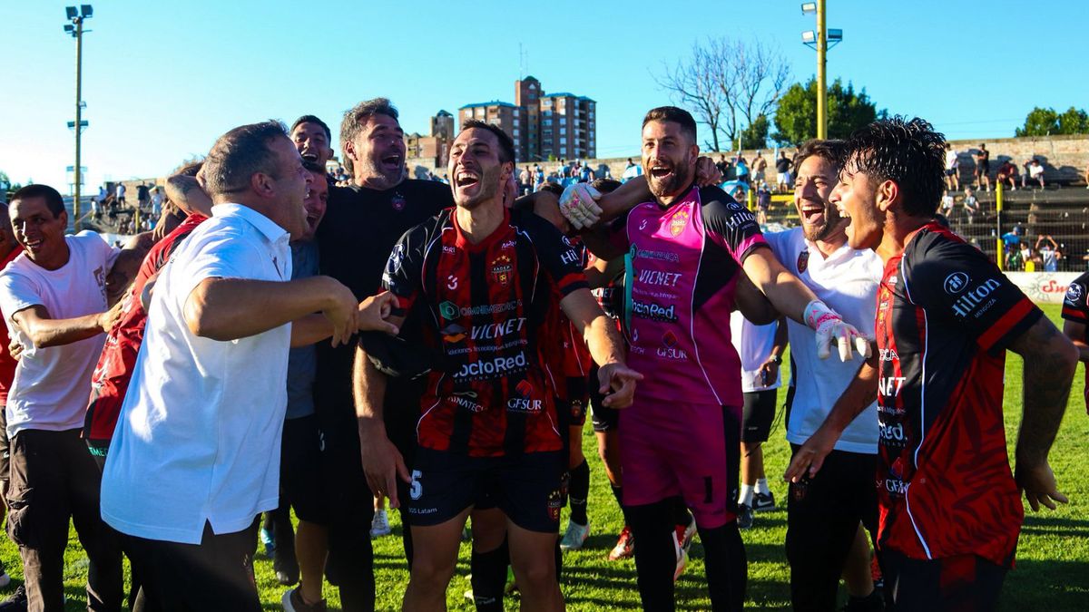 El Pity Cristian Aracena tras el ascenso de FADEP al Federal A: 