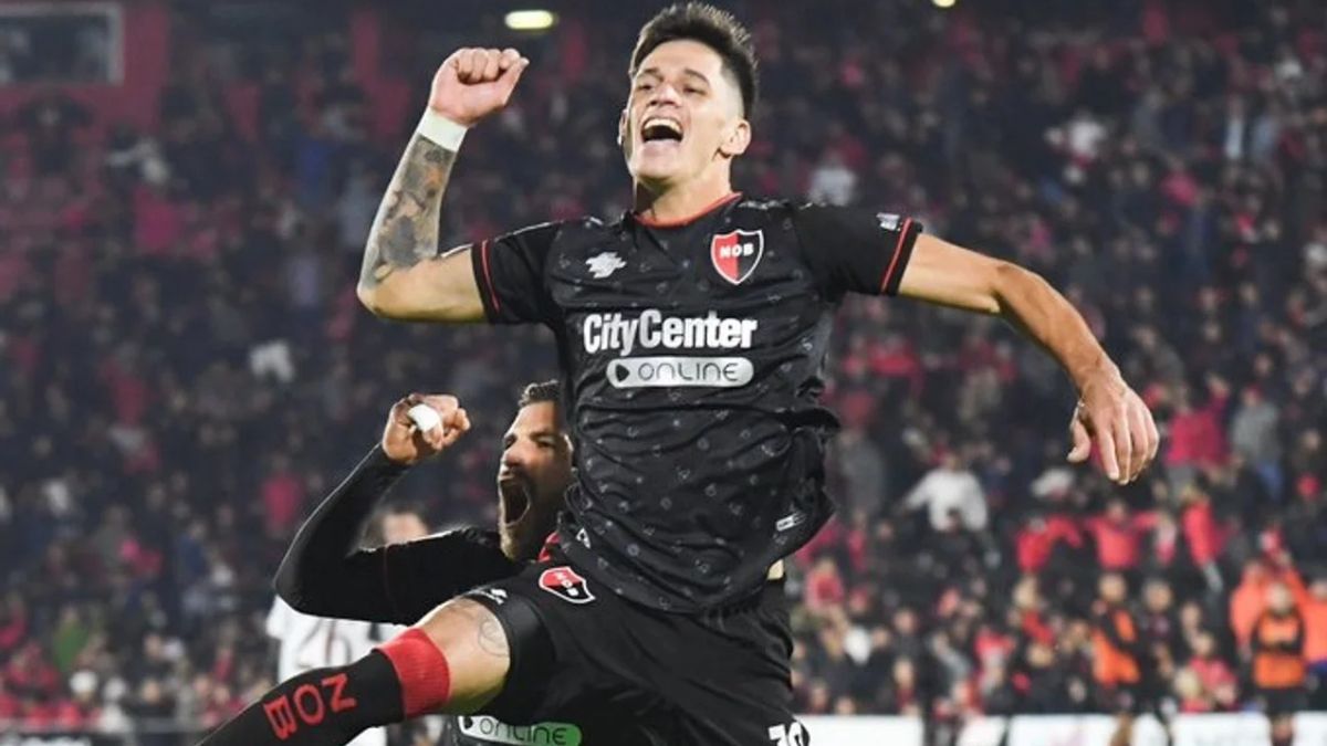 Braian Aguirre celebra el segundo gol de Newell's, el que aseguró el triunfo sobre Platense en el estadio Marcelo Bielsa, en Rosario. Braian Aguirre celebra el segundo gol de Newell's, el que aseguró el triunfo sobre Platense en el estadio Marcelo Bielsa, en Rosario.