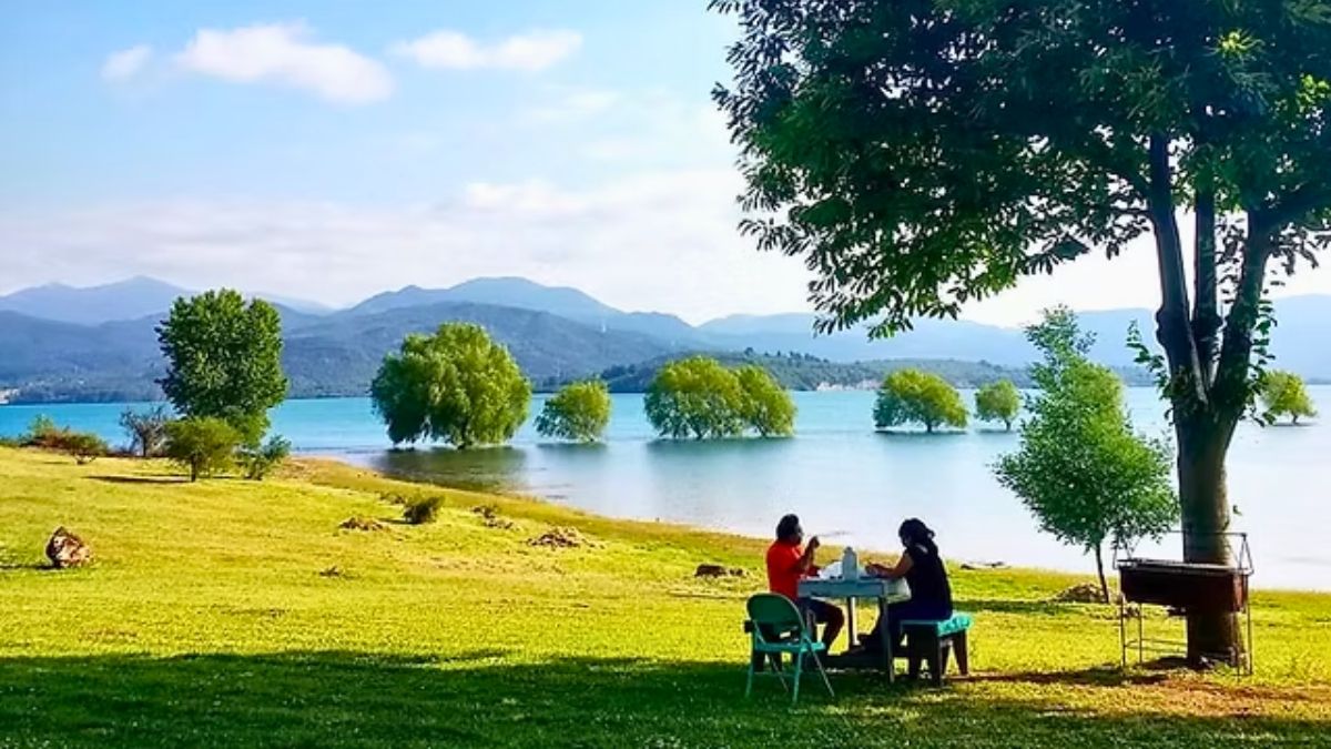 El pueblo de Chile con una laguna turquesa que pocos conocen pero que vale la pena visitar