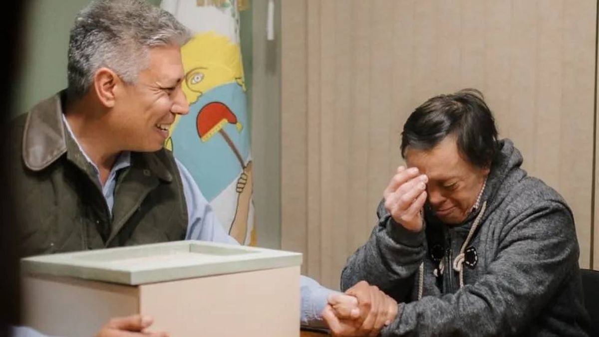 La emoción hasta las lágrimas junto al intendente de Tupungato, el último día de trabajo. La emoción hasta las lágrimas junto al intendente de Tupungato, el último día de trabajo.