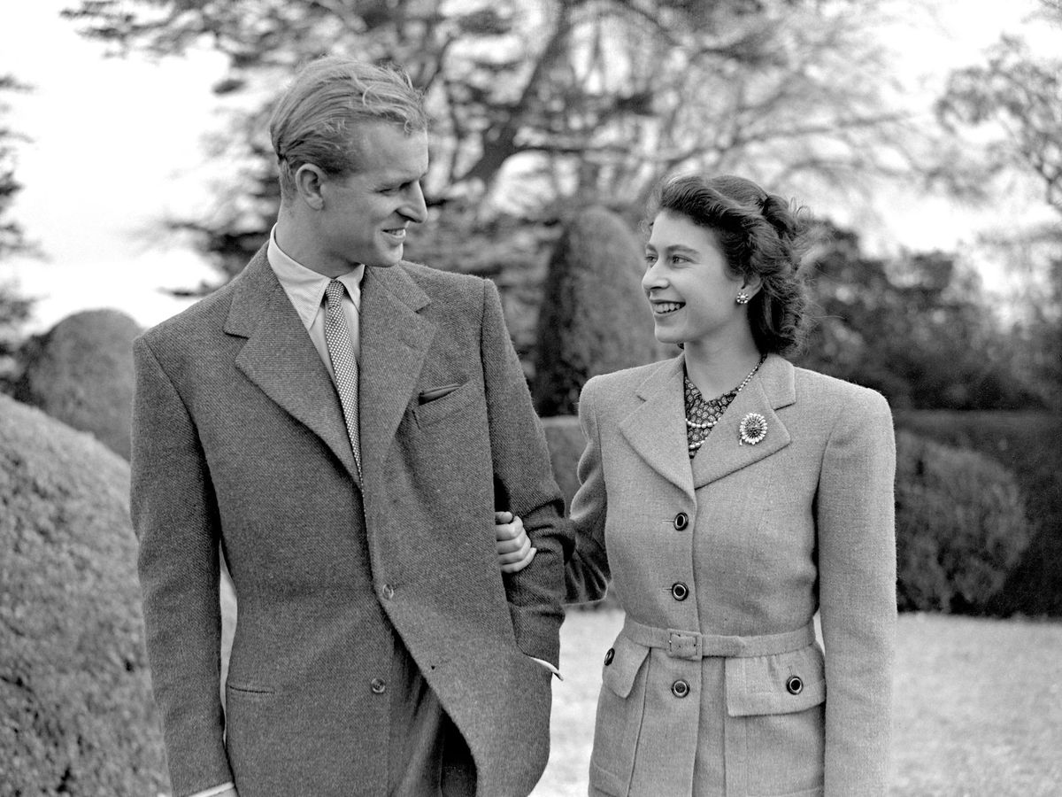 La reina Isabel II y el príncipe Felipe de Edimburgo en sus primeros años casados.