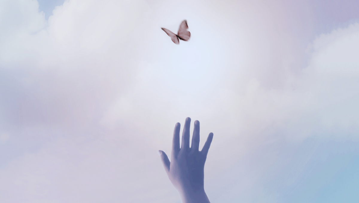 Respira profundo para saber qué significa que un familiar fallecido te hable en tus sueños y no lo puedas oír