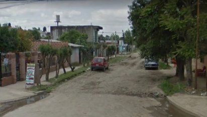 El joven asesinado se encontraba con sus amigos y apareció un sujeto con quien mantenía diferencias, y lo asesinó a balazos
