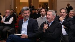 Suarez y Cobos. Respaldo del ex gobernador y un equipo detrás que ya discute temas de gestión. Suarez y Cobos. Respaldo del ex gobernador y un equipo detrás que ya discute temas de gestión.