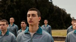 Academia Minerva es una serie de Netflix sobre una escuela militar para adolescentes.