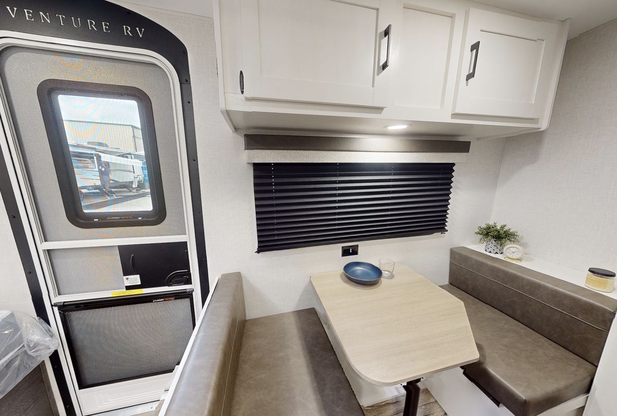 Los campamentos nunca serán iguales con esta casa rodante. Imagen: Venture RV Los campamentos nunca serán iguales con esta casa rodante. Imagen: Venture RV