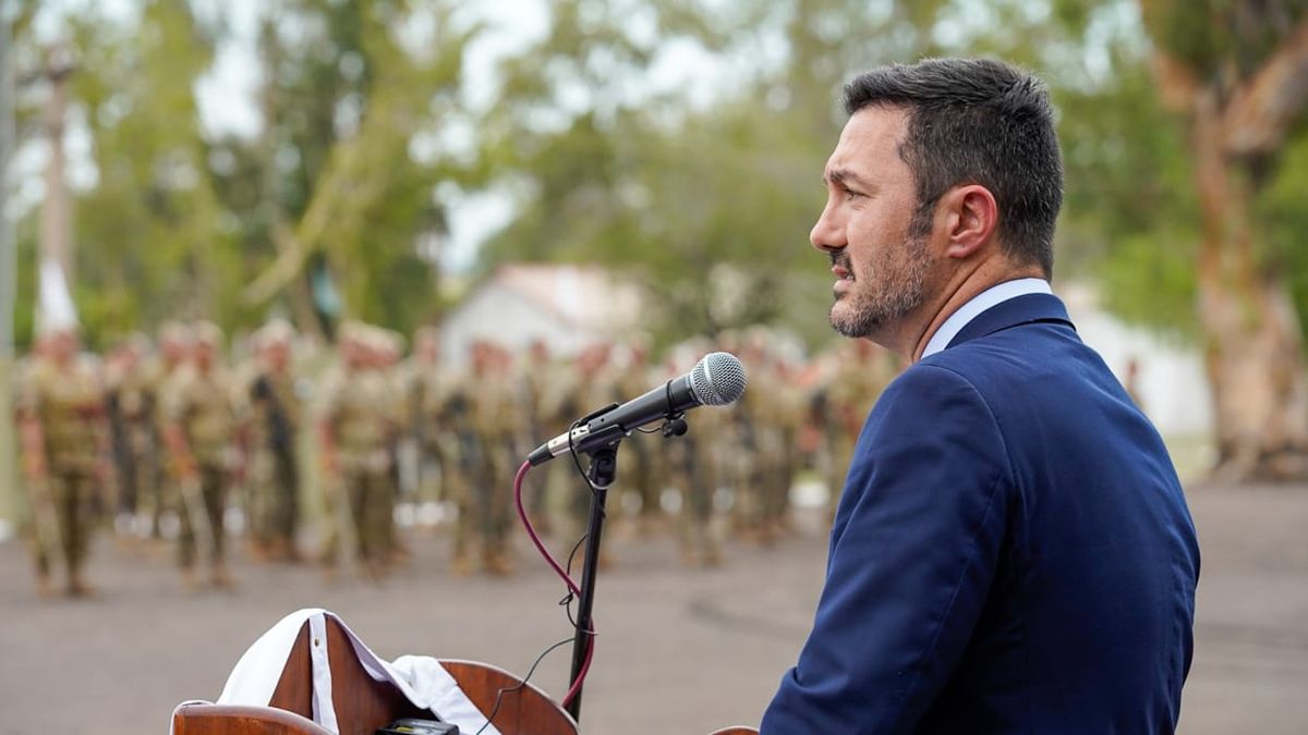 Luis Petri dio un discurso frente a los soldados que participaron de la expedición Aconcagua 2024 y pidió que los argentinos sigan su ejemplo de sacrificio.&nbsp;