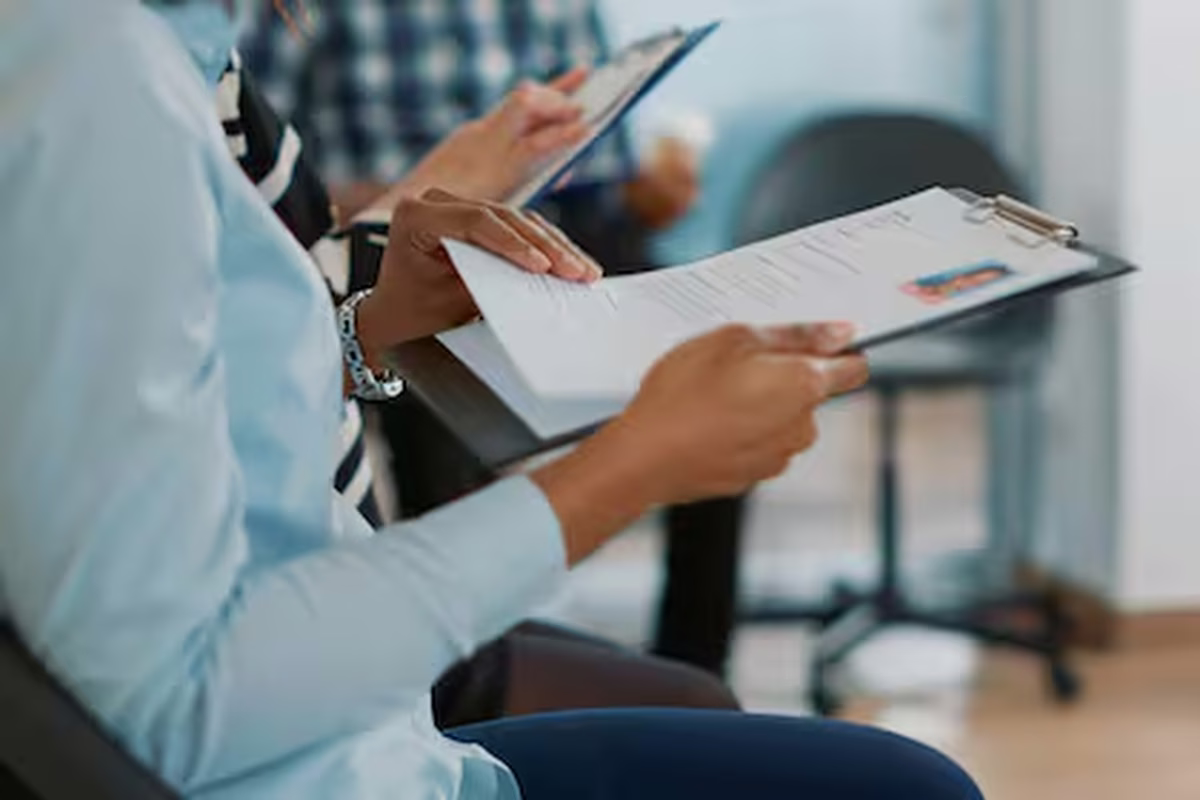 Una buena presentación mejorará tu oportunidad de conseguir el trabajo. Una buena presentación mejorará tu oportunidad de conseguir el trabajo.