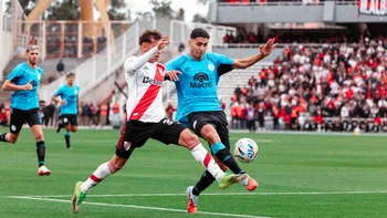 River empata con Belgrano en la final del Torneo Apertura, en el Kempes