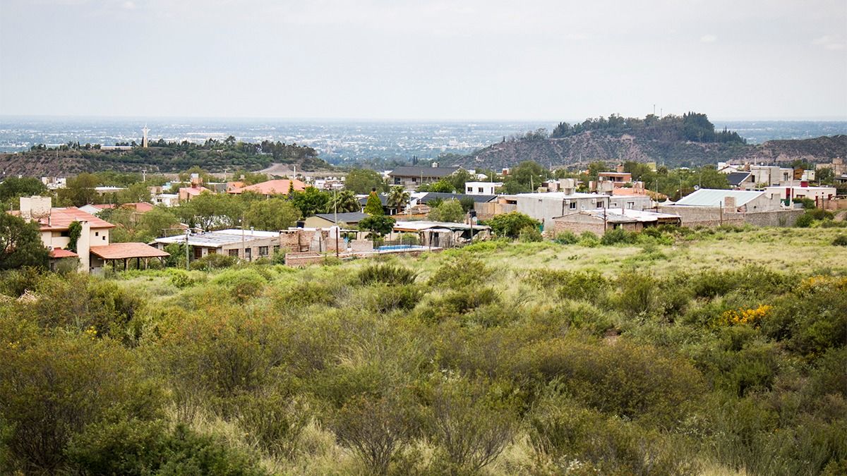 Vecinos de El Challao que sufren por la falta de agua recibirán un descuento del 68% en la boleta de este servicio