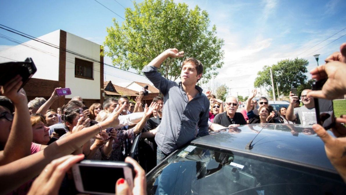¿En cuántos autos viaja Kicillof para sus actividades de campaña por la Provincia de Buenos Aires?