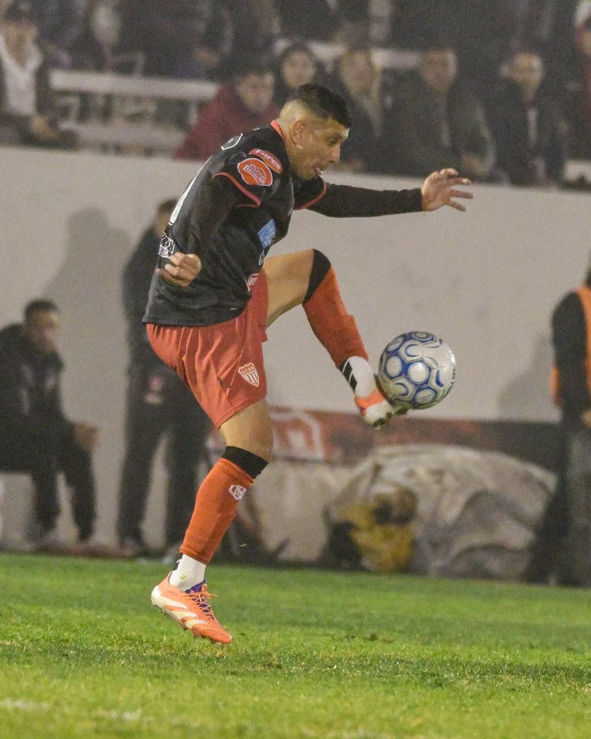 El equipo de Alejandro Abaurre impuso condiciones y venció 2 a 1 a Sol de Mayo. El equipo de Alejandro Abaurre impuso condiciones y venció 2 a 1 a Sol de Mayo.