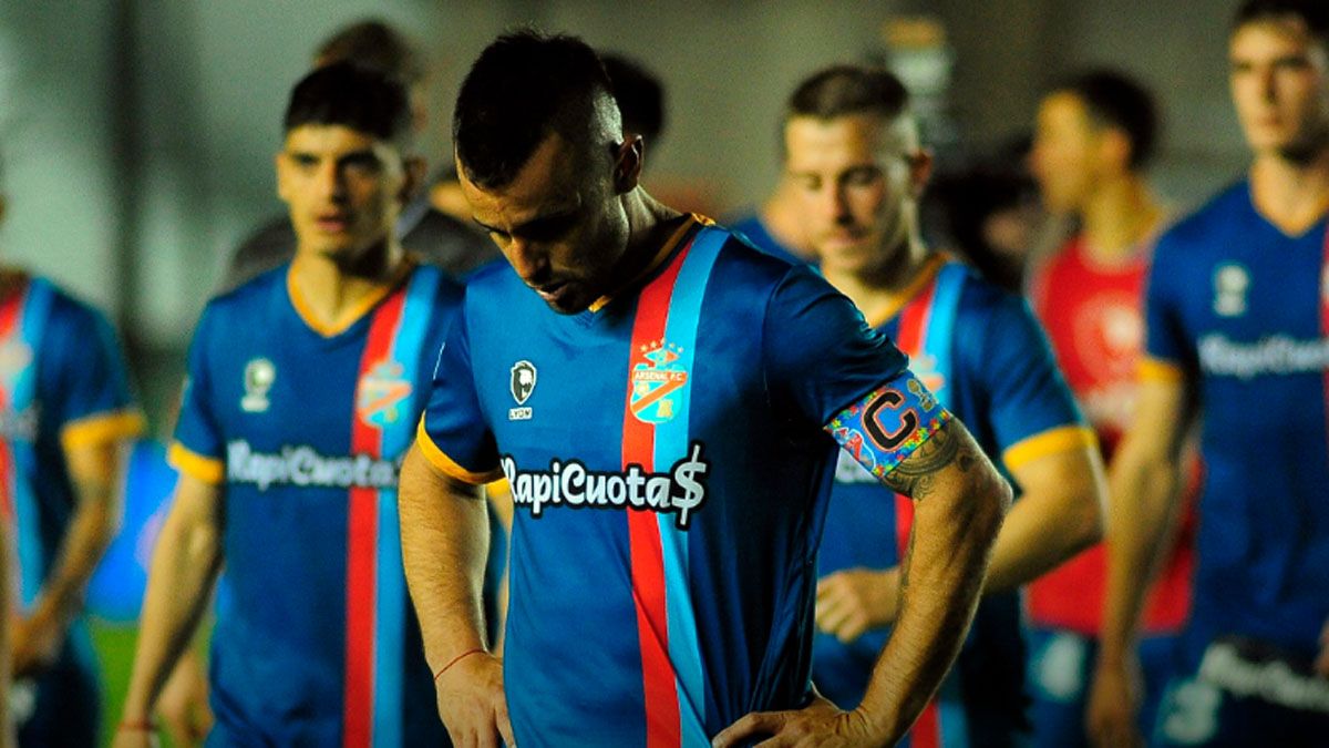 Arsenal ya descendió aunque faltan 5 fechas de la Copa de la Liga Arsenal ya descendió aunque faltan 5 fechas de la Copa de la Liga